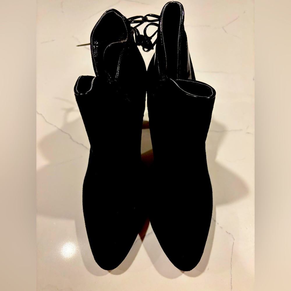 Naturalizer Black natural suede with man made zip, comfy, ❤️🔥Ankle Booties